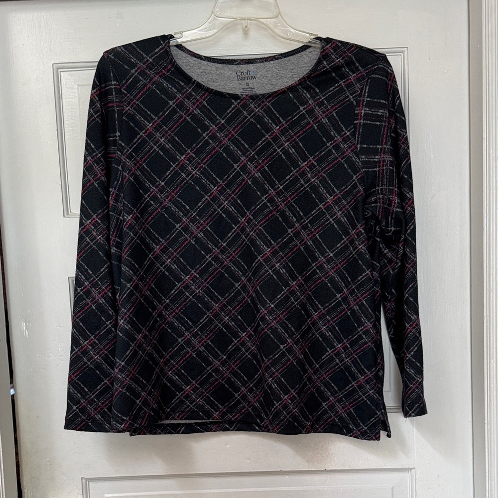 Croft & Barrow Dark Plaid Long Sleeve Blouse